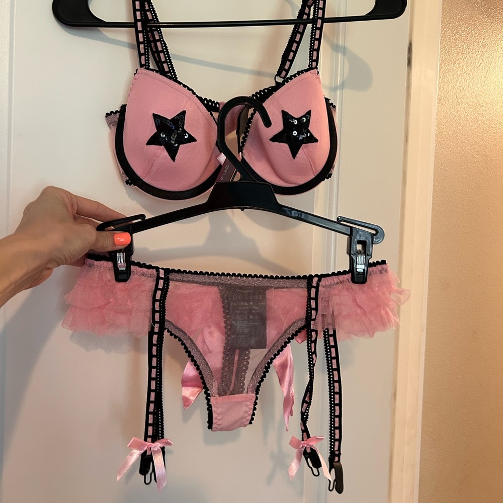 Pink lingerie set black stars garter panty bra set